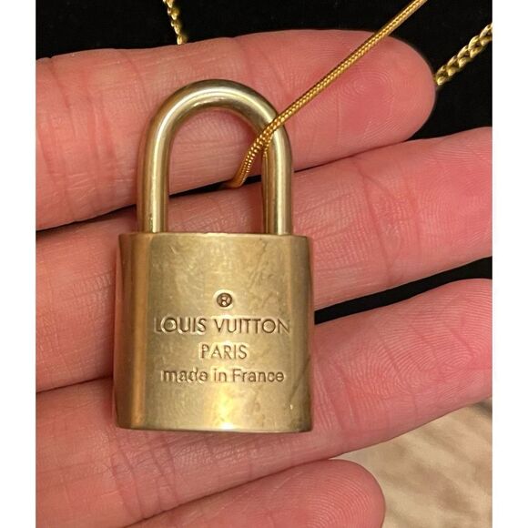 Louis Vuitton Lock Gold Necklace - Picture 3 of 3